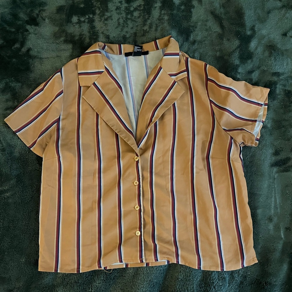Lightweight Buttoned Blouse